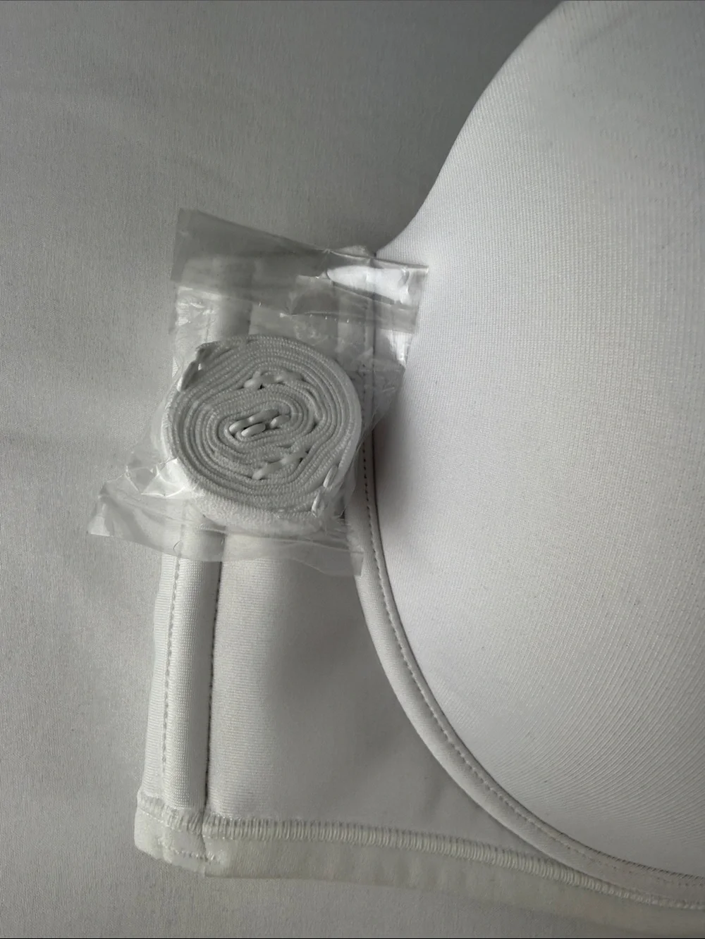 Vanity Fair Strapless Underwire Bra White Women's 42D NWT Convertible